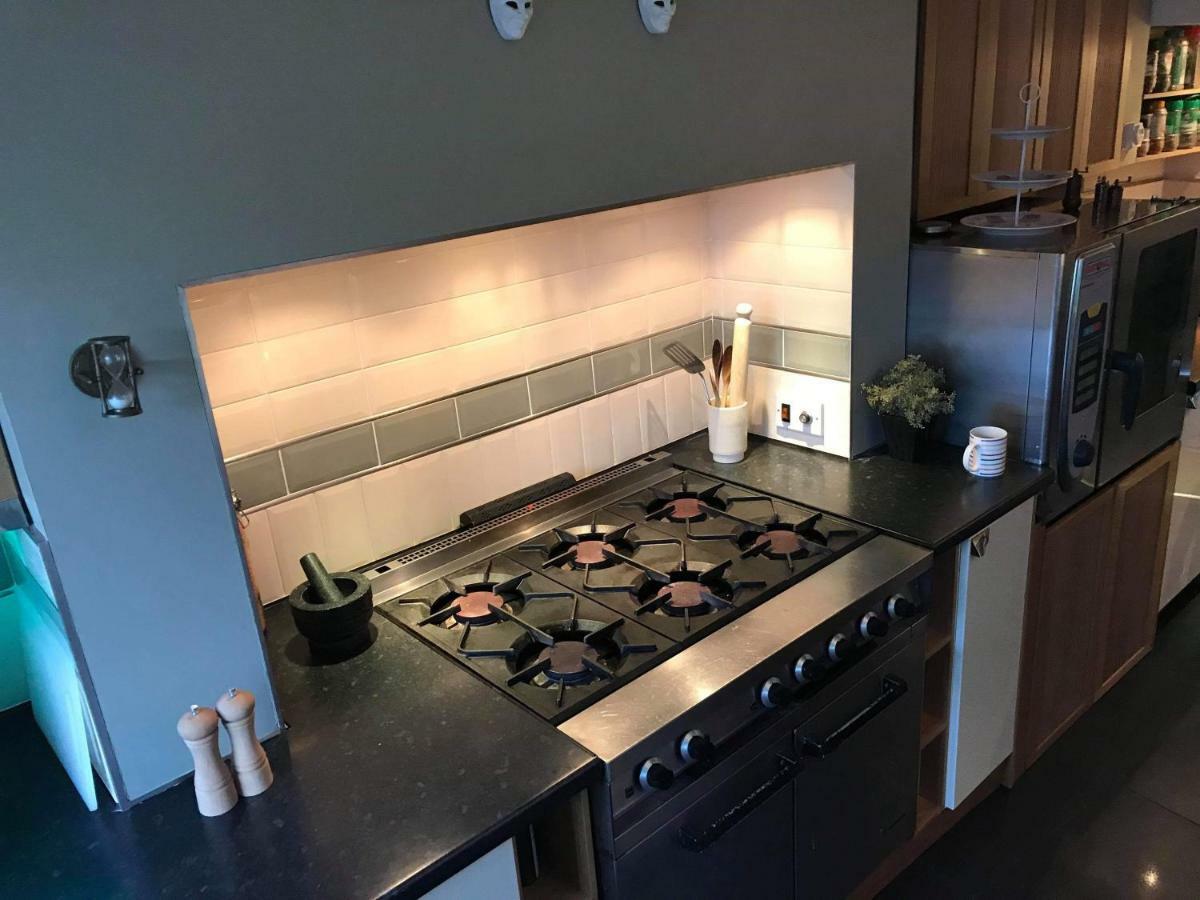 Vollie House With Hot Tub, Sauna & Log Burner Penpont Екстериор снимка