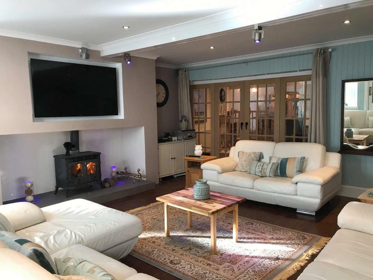 Vollie House With Hot Tub, Sauna & Log Burner Penpont Екстериор снимка