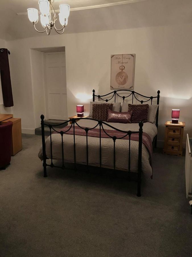 Vollie House With Hot Tub, Sauna & Log Burner Penpont Екстериор снимка
