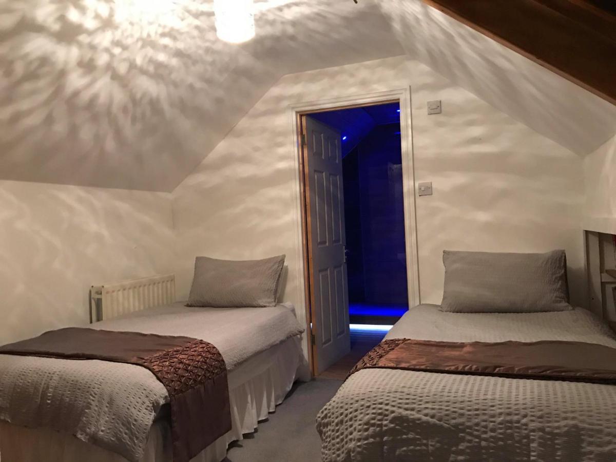 Vollie House With Hot Tub, Sauna & Log Burner Penpont Екстериор снимка